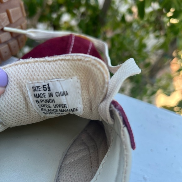Nine West Burgundy and Cream Sneakers Cloud 9 Size 51/2 Women's Burgandy Y2K - Picture 10 of 11